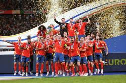 足球直播在线观看-欧洲豪门一战成名，双方争夺胜者