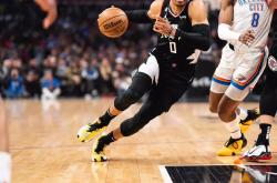 足球直播-掘金队在NBA季前赛中大显身手