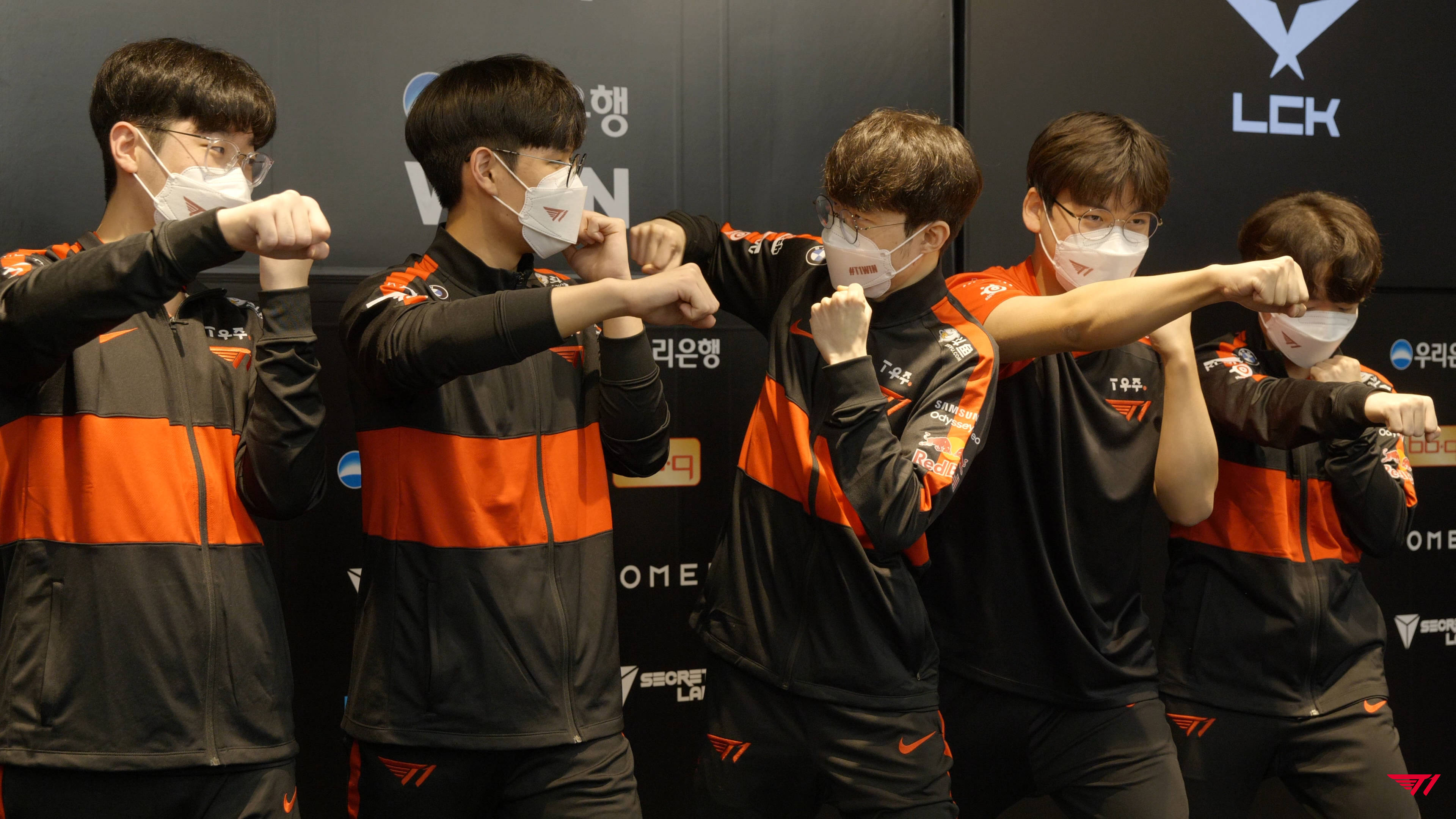 DK力克G2，Deft开启传奇时刻成都决赛之夜2:1（巴黎）