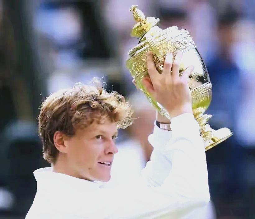 温网逆转年终总决赛，辛纳惊艳四座